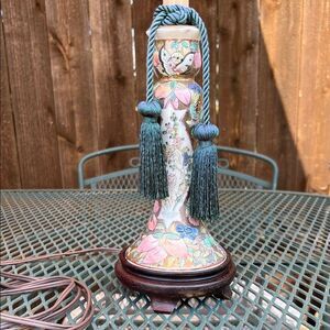 Chinese Porcelain Hand Painted Peach Floral Ceramic Lamp with Tassels Wood Base